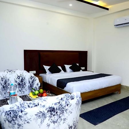 Lyf Corporate Suites - Noida Sector 19 Exterior photo