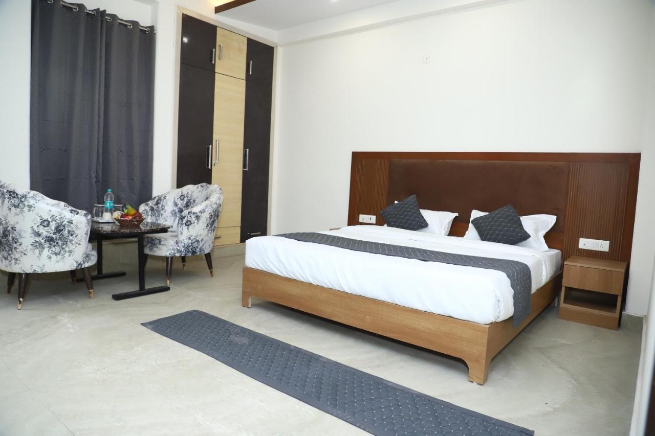 Lyf Corporate Suites - Noida Sector 19 Exterior photo