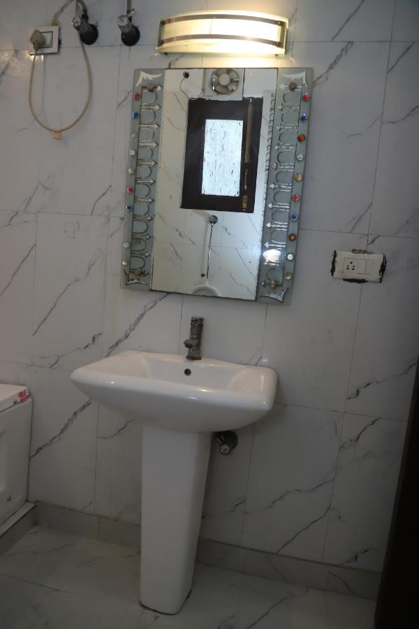 Lyf Corporate Suites - Noida Sector 19 Exterior photo