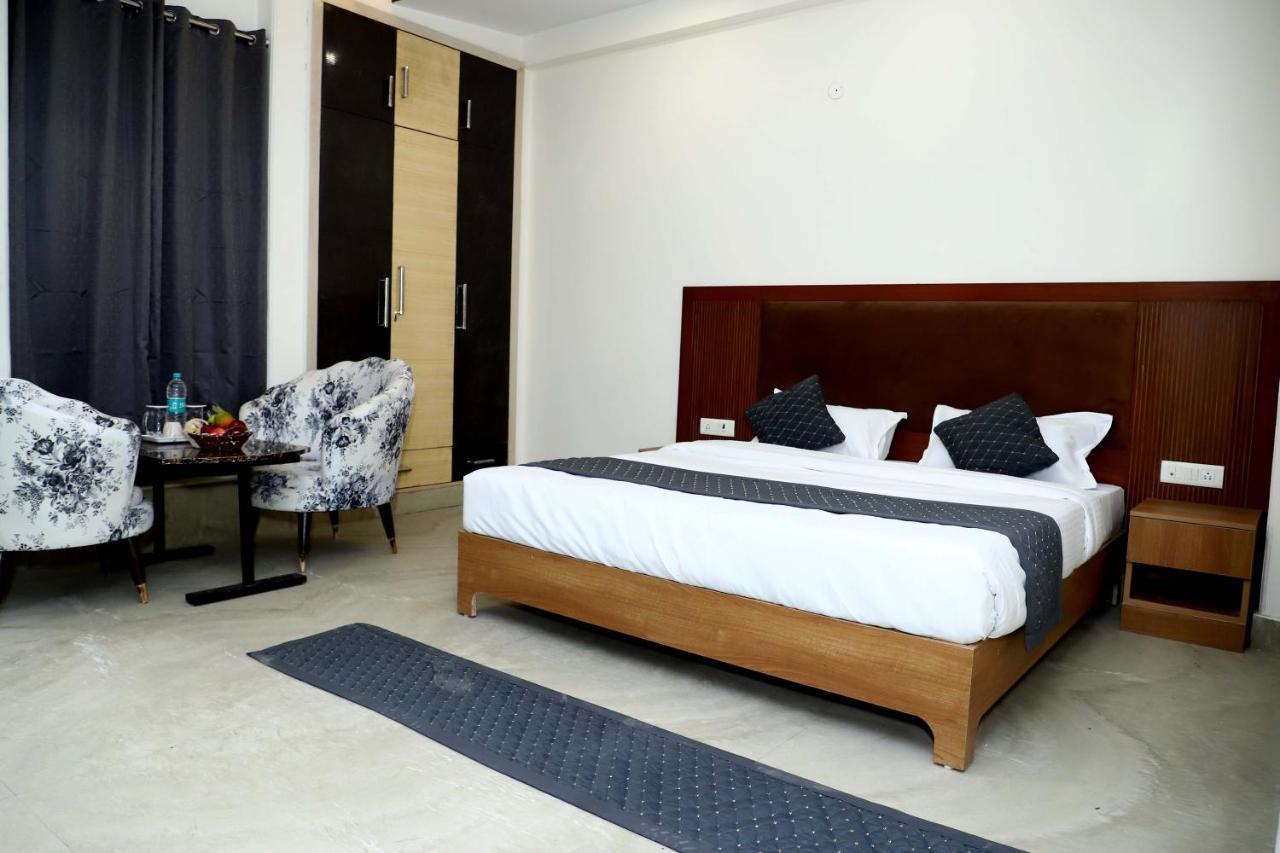 Lyf Corporate Suites - Noida Sector 19 Exterior photo