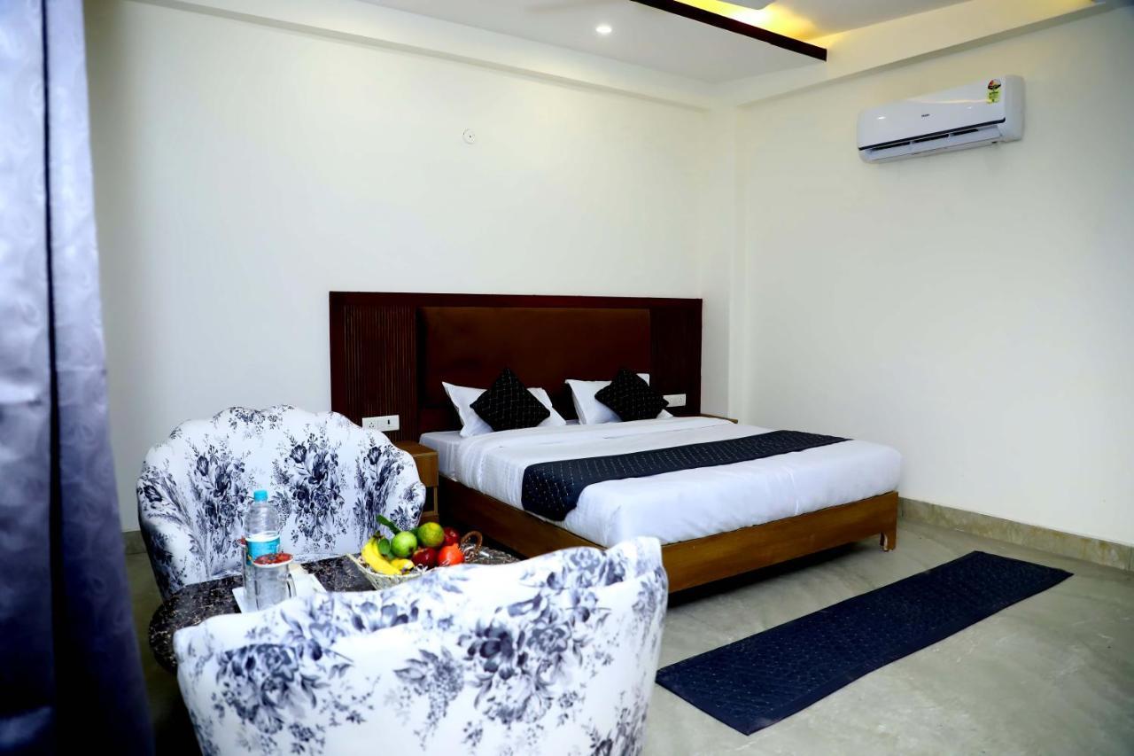 Lyf Corporate Suites - Noida Sector 19 Exterior photo